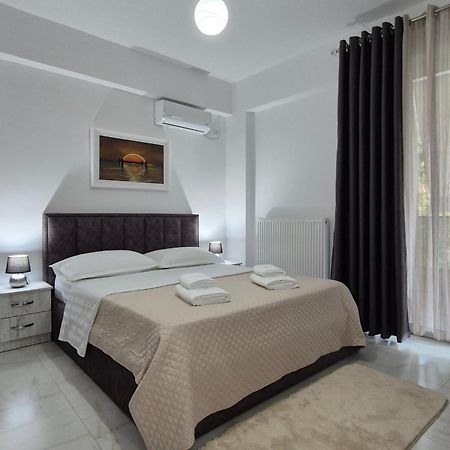סרנדה Flore Rooms מראה חיצוני תמונה