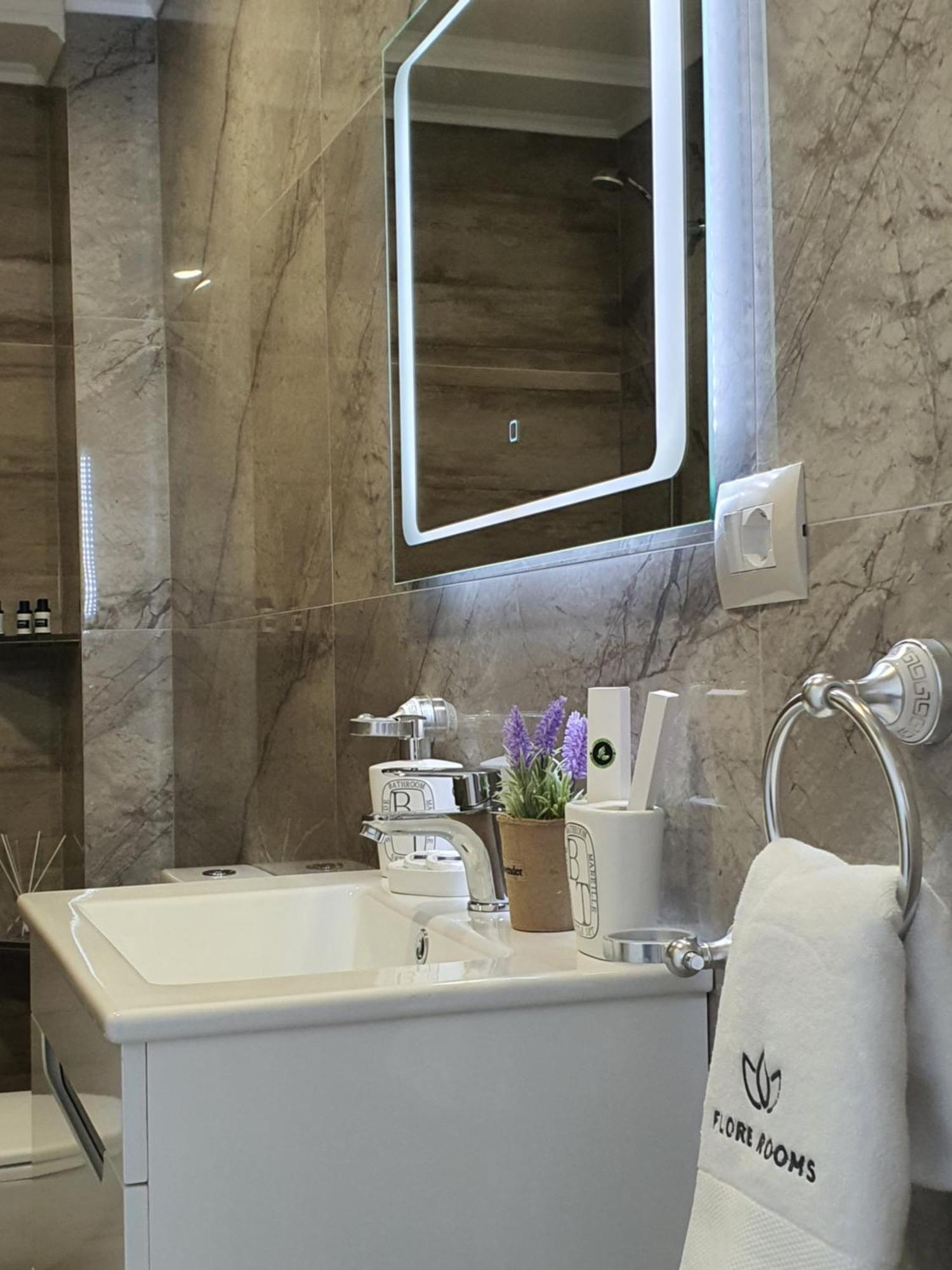סרנדה Flore Rooms מראה חיצוני תמונה