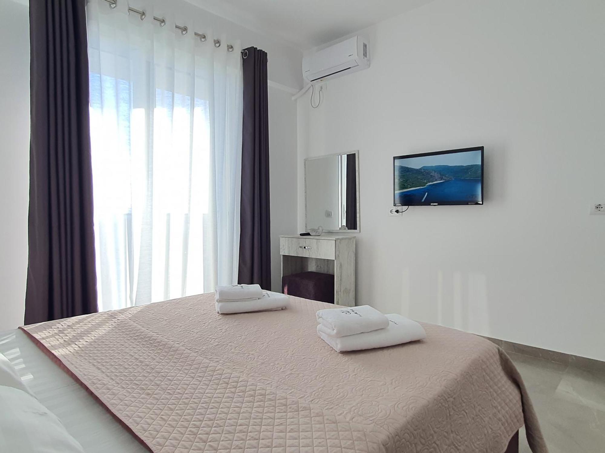 סרנדה Flore Rooms מראה חיצוני תמונה