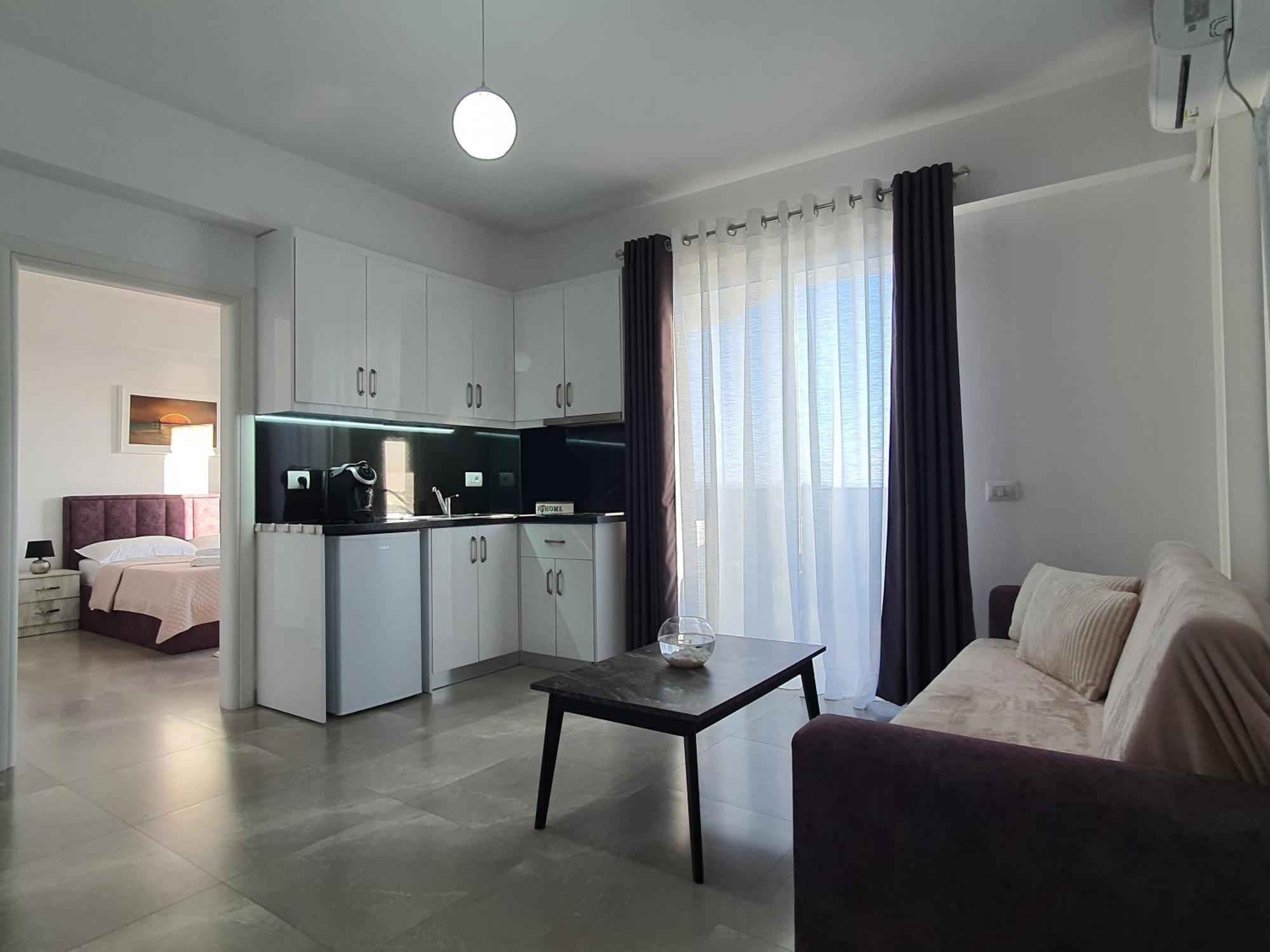 סרנדה Flore Rooms מראה חיצוני תמונה