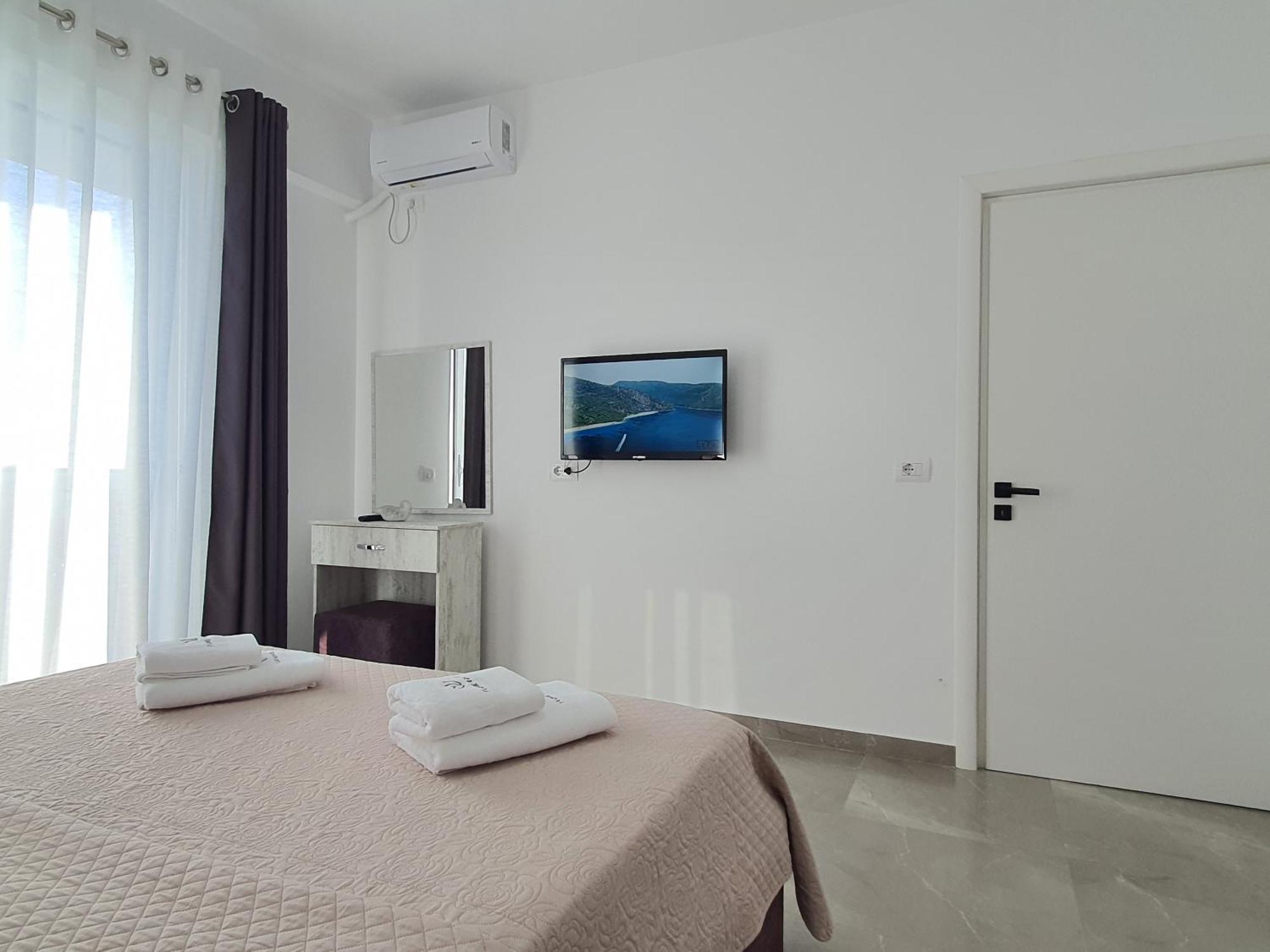 סרנדה Flore Rooms מראה חיצוני תמונה