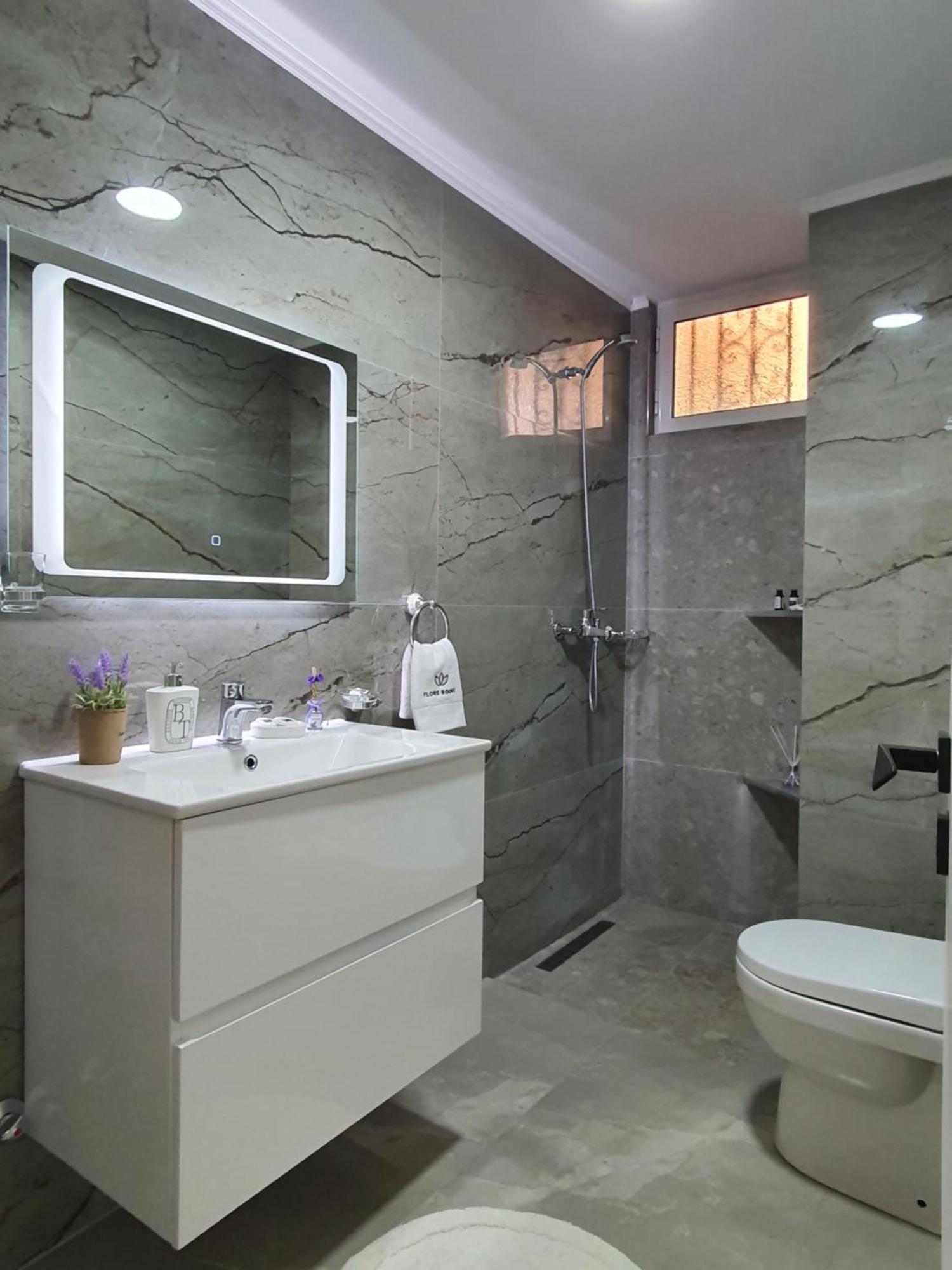 סרנדה Flore Rooms מראה חיצוני תמונה