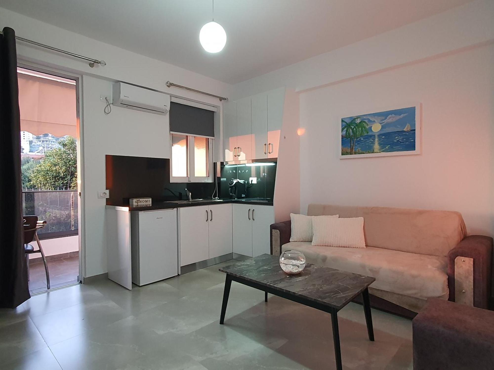סרנדה Flore Rooms מראה חיצוני תמונה