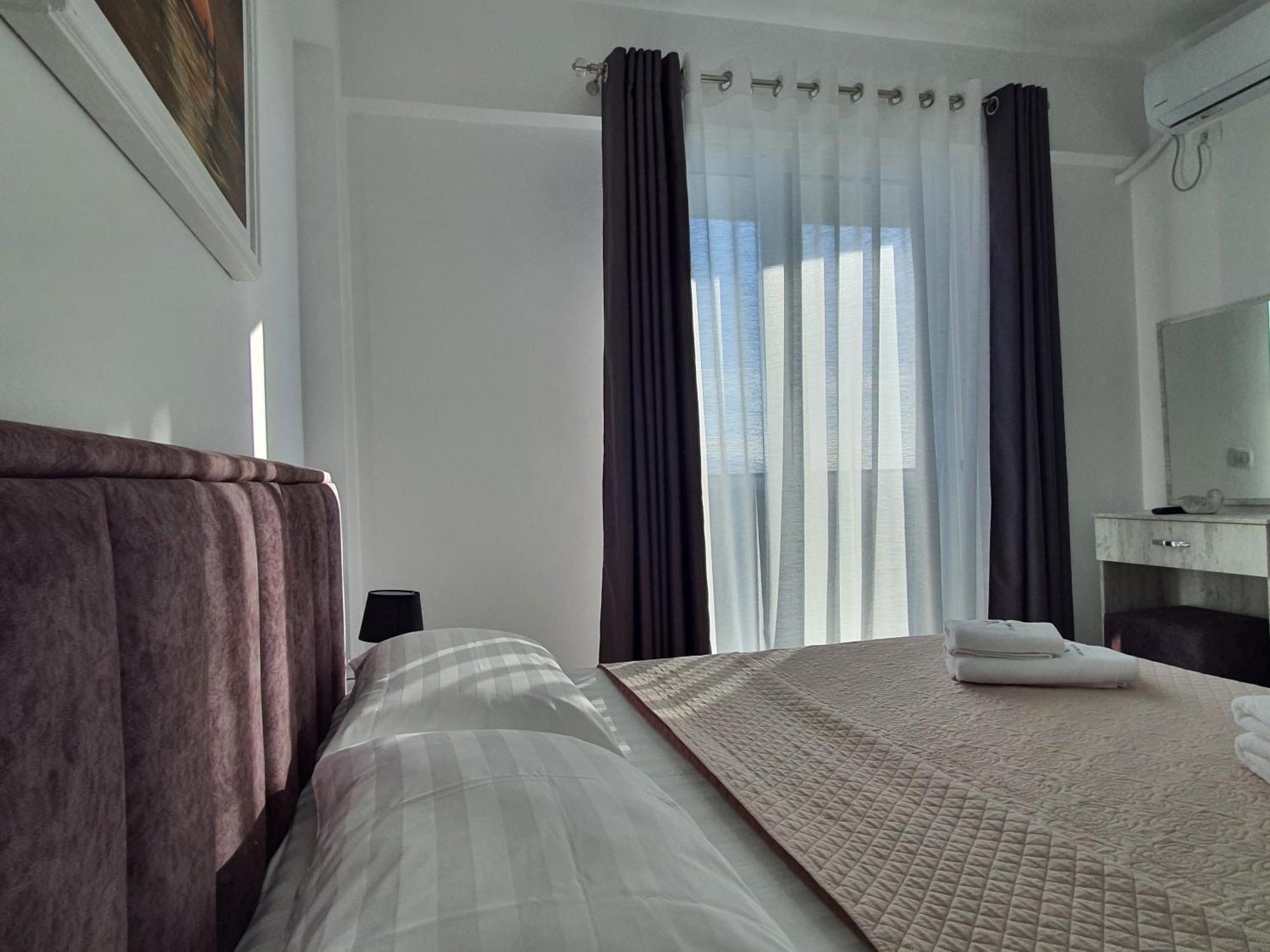 סרנדה Flore Rooms מראה חיצוני תמונה