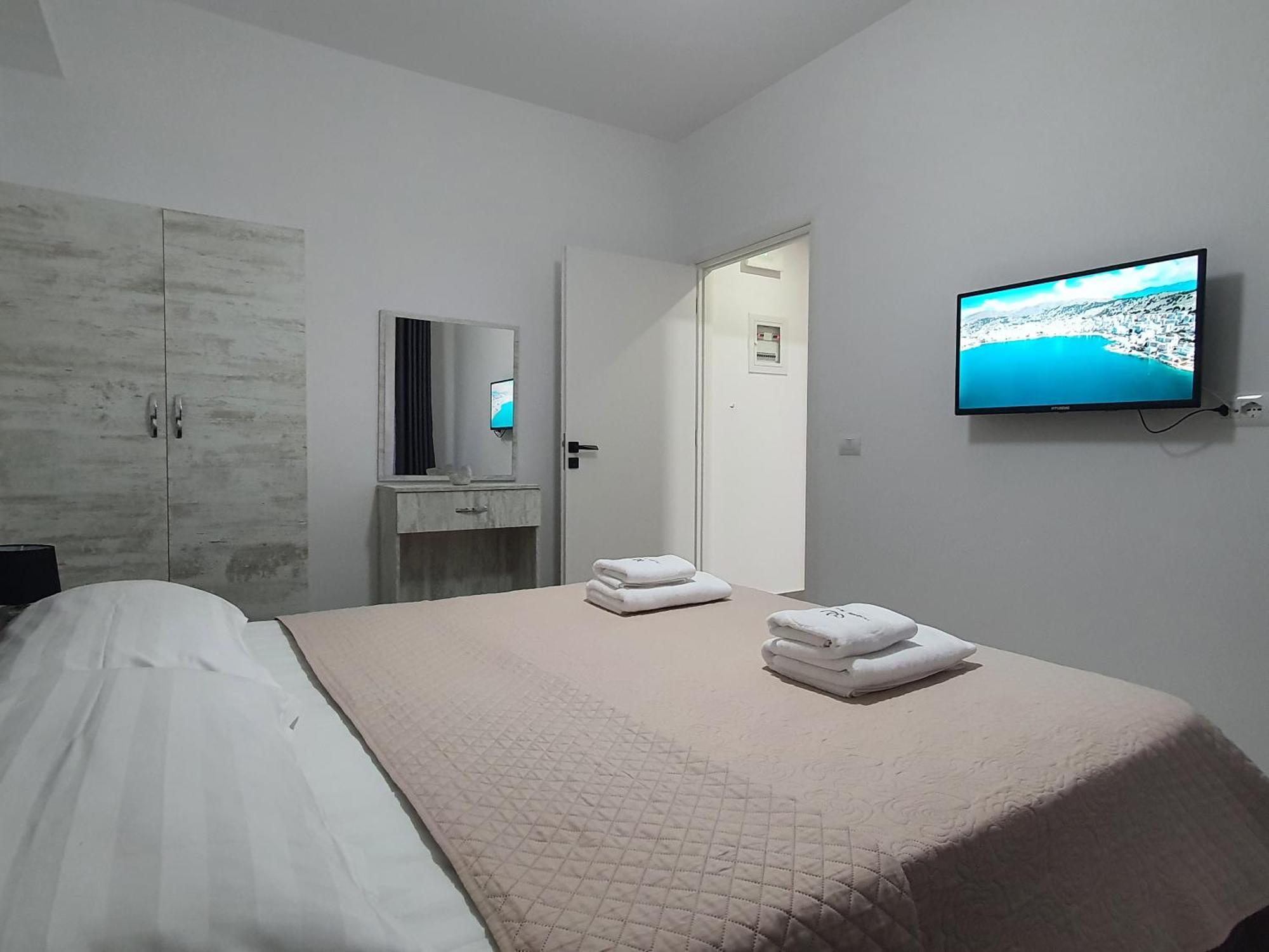 סרנדה Flore Rooms מראה חיצוני תמונה