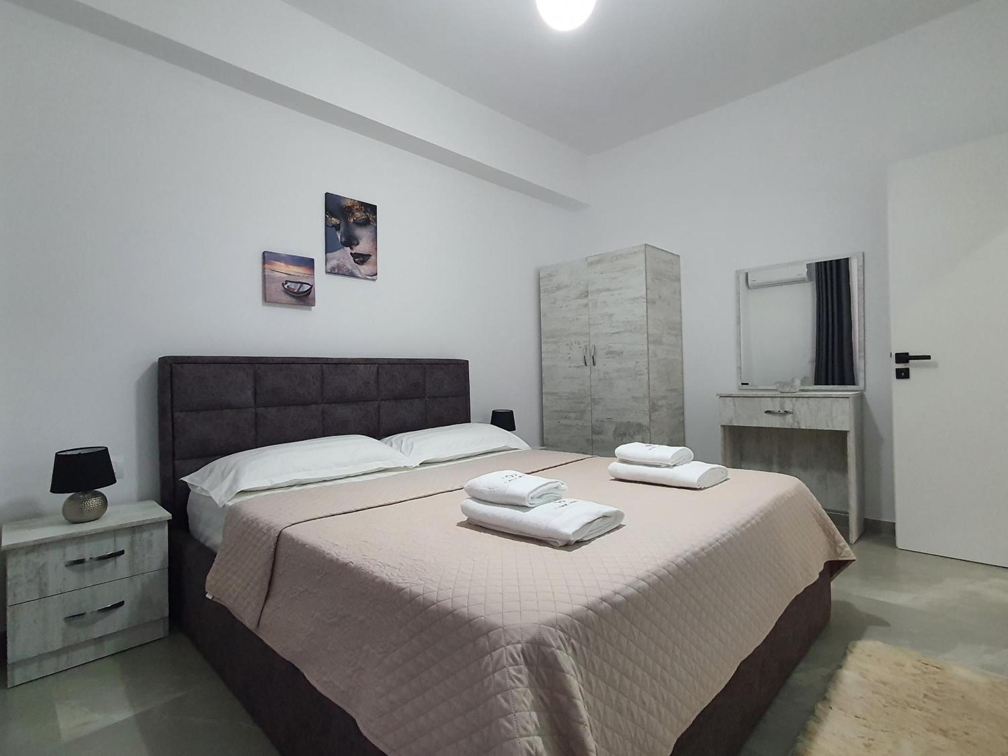 סרנדה Flore Rooms מראה חיצוני תמונה