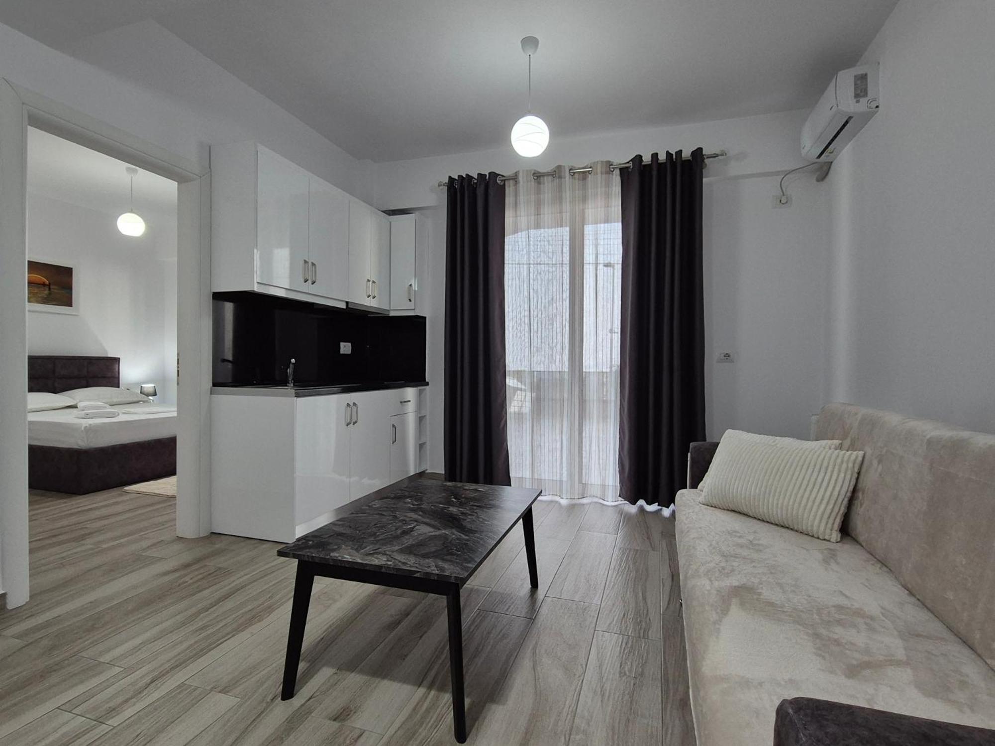 סרנדה Flore Rooms מראה חיצוני תמונה