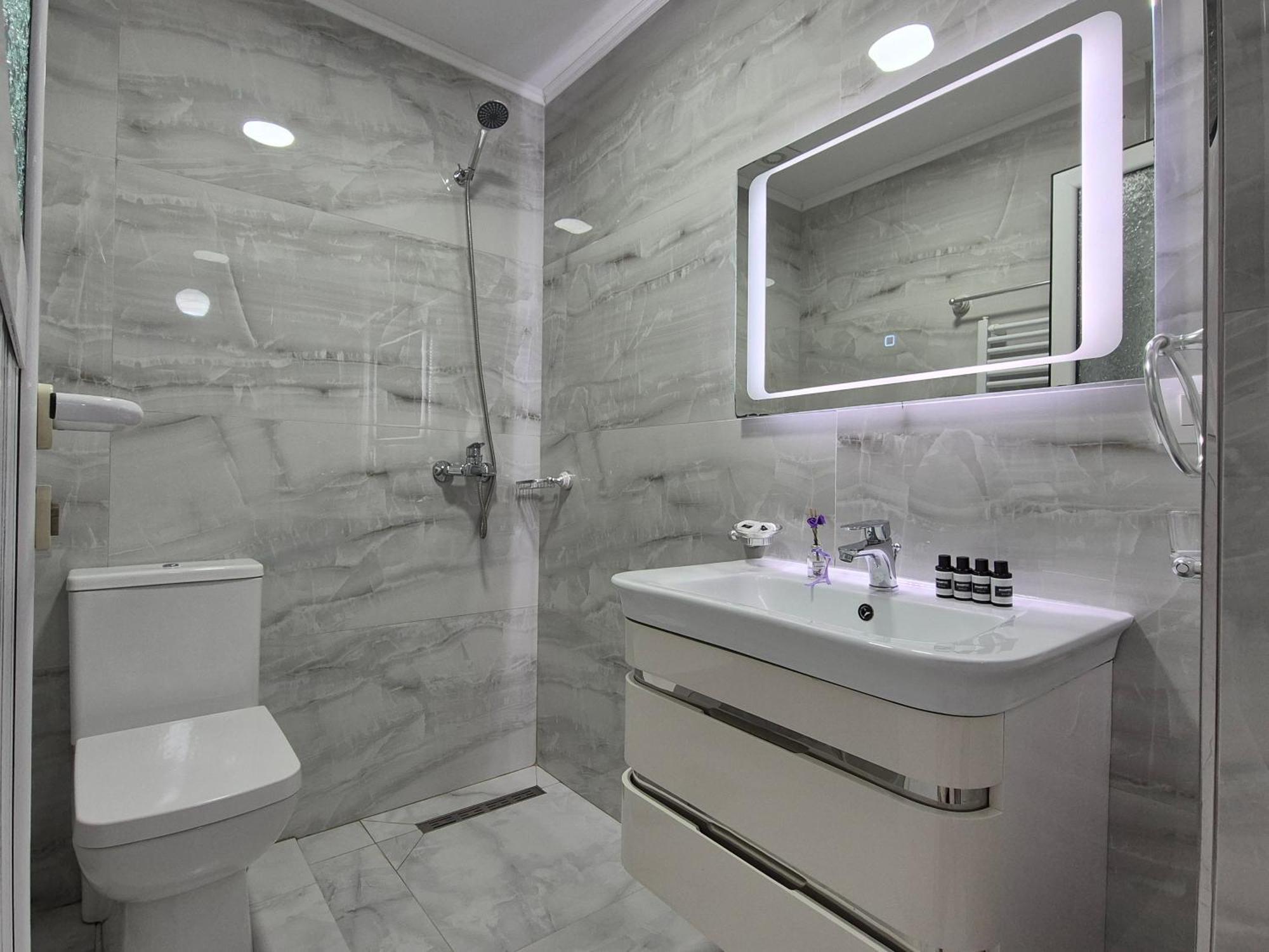 סרנדה Flore Rooms מראה חיצוני תמונה