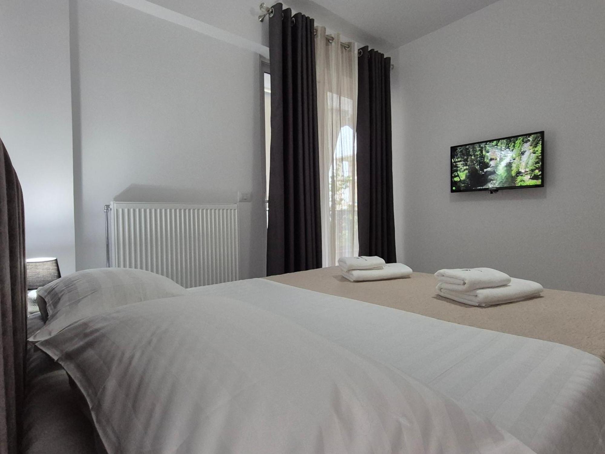 סרנדה Flore Rooms מראה חיצוני תמונה