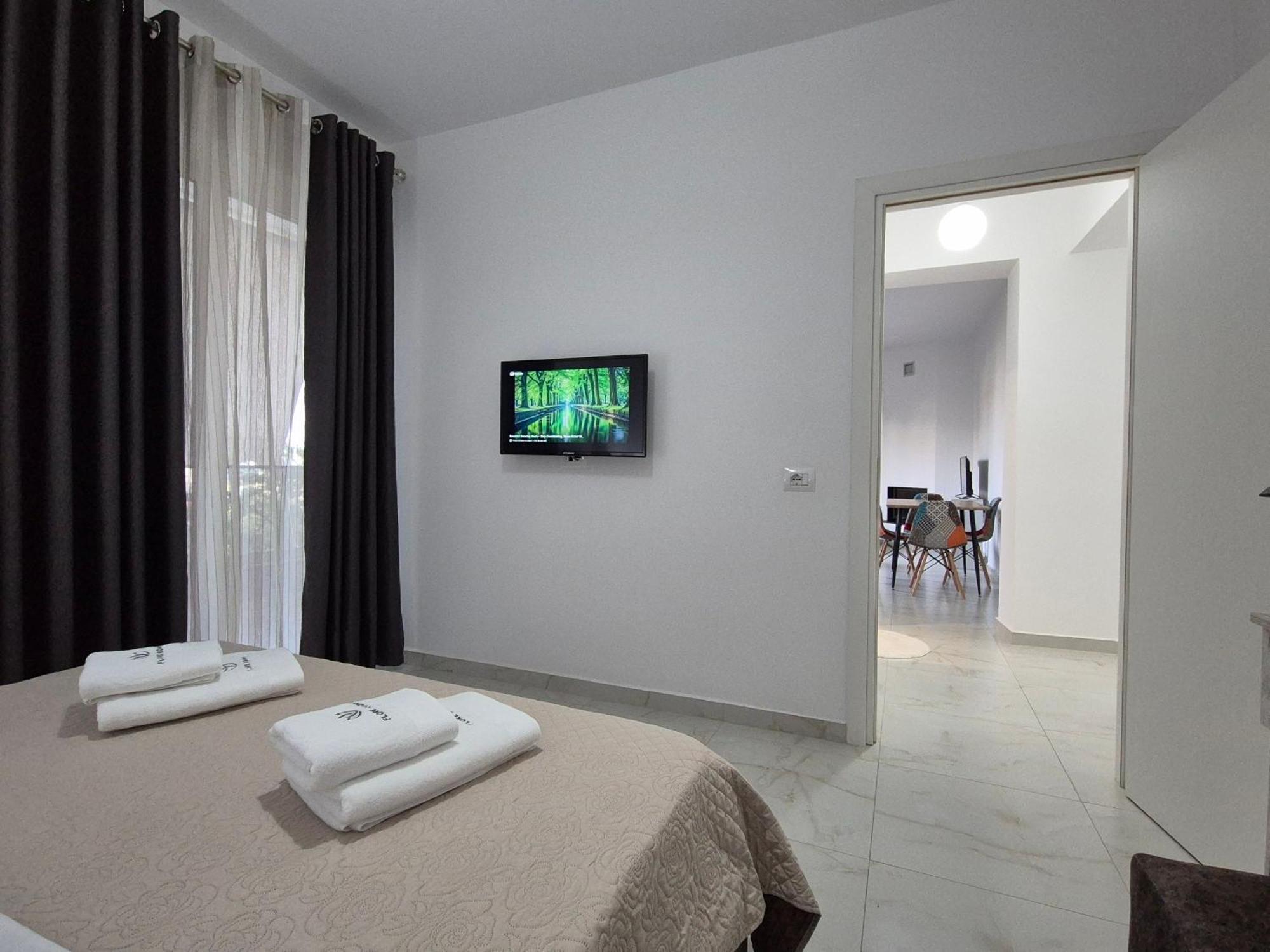 סרנדה Flore Rooms מראה חיצוני תמונה